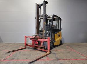 Caterpillar EP30CN Electric forklift