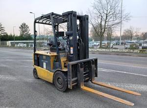 Caterpillar EP25K Electric forklift