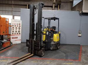 Aisle Master 20SE Electric forklift