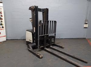 Crown SHR5540-1.6 Stacker