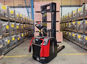 Hangcha CDD20 AZ3S Stacker
