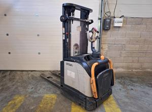Crown ET4000-1.4 Stacker