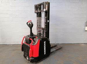 Hangcha CDD16-AZ3S Stacker