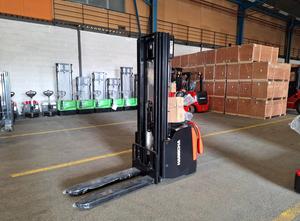 Hangcha CDD14-AC2S-L Stacker