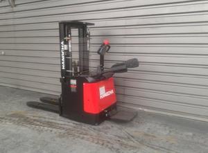 Hangcha CDD16-ES Stacker