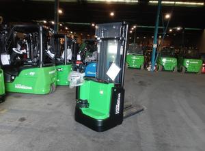 Hangcha CDD16-XT1-SI Stacker