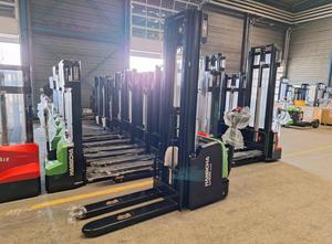 Hangcha CDD16-AC2-I Stacker