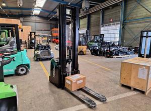 Hangcha CDD16-AC2-I Stacker
