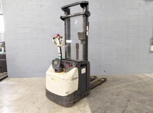 Crown ESI4000-12 Stacker