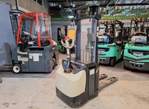 Crown ESI4000-12 Stacker