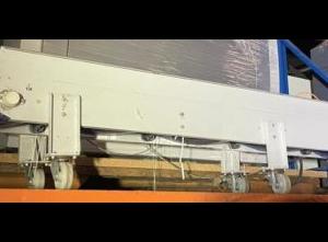 Inlog chip conveyor of Polar 137 Autotrim cutting machine