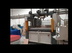Automatic roll-fed thermoformer