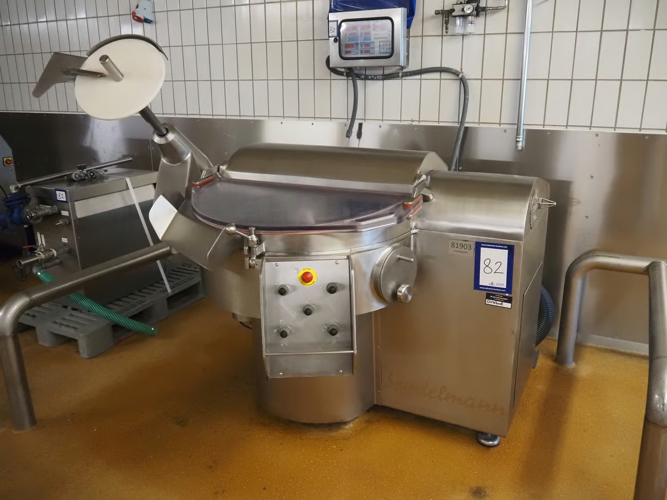 Online auction machinery and inventory at former production location The Family Butchers GmbH on behalf of Progressu GmbH in Vörden (DE)