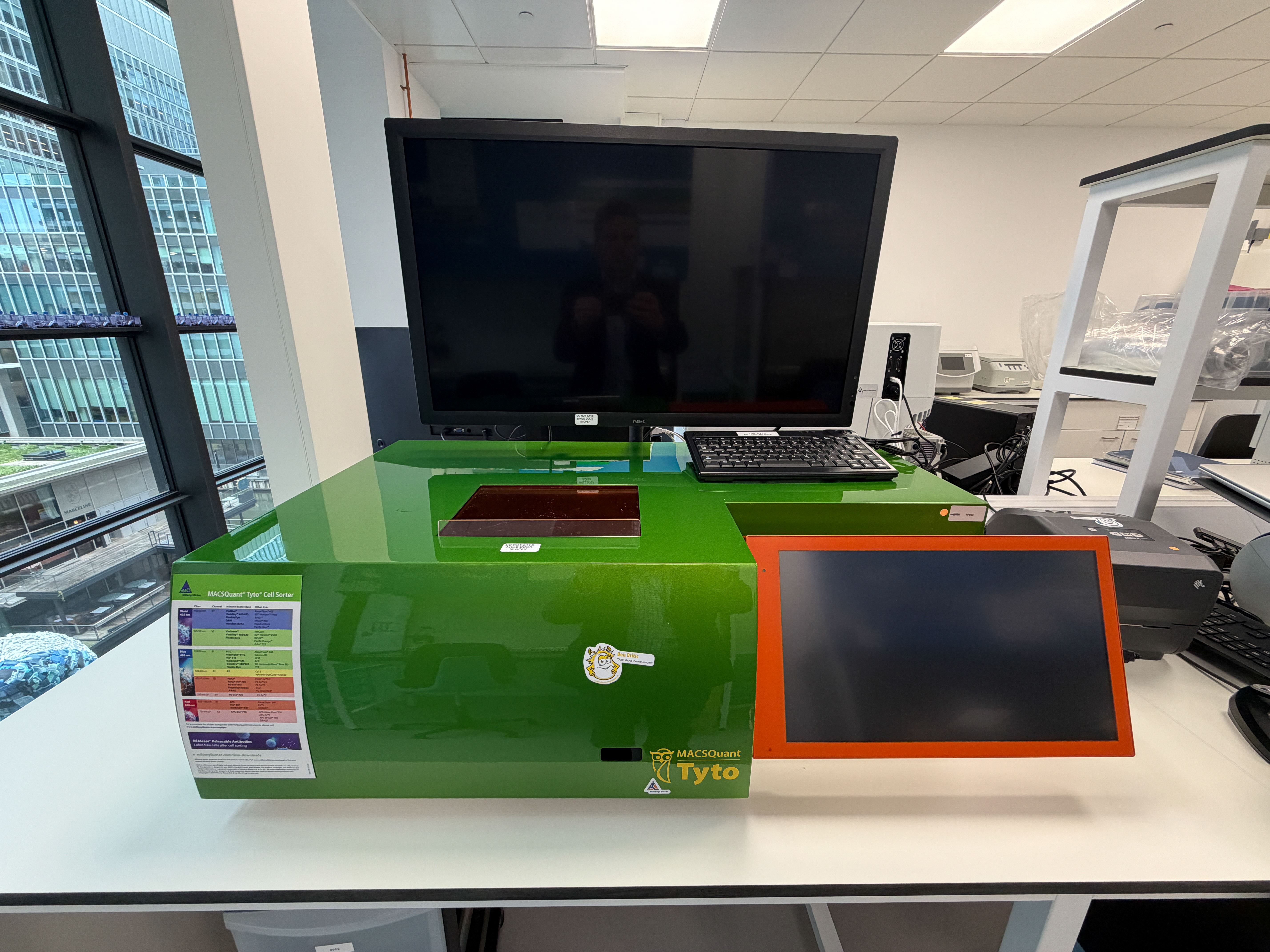 Online Auction: Tenpoint Cell Research Lab Closure, UK