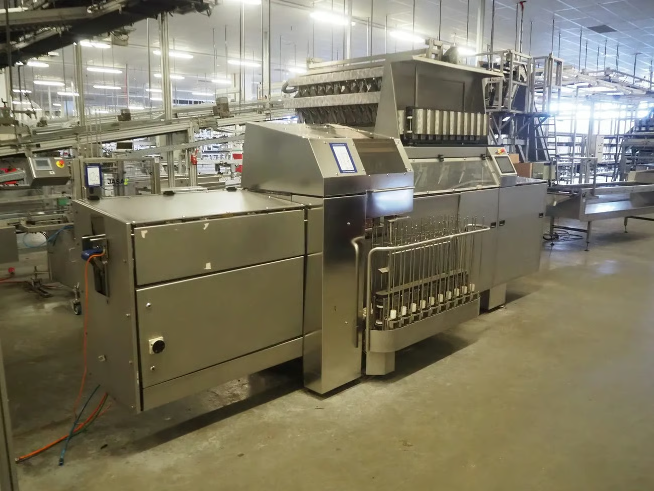 Online auction machinery and inventory due to closing production location RedStar in de Lier (NL)